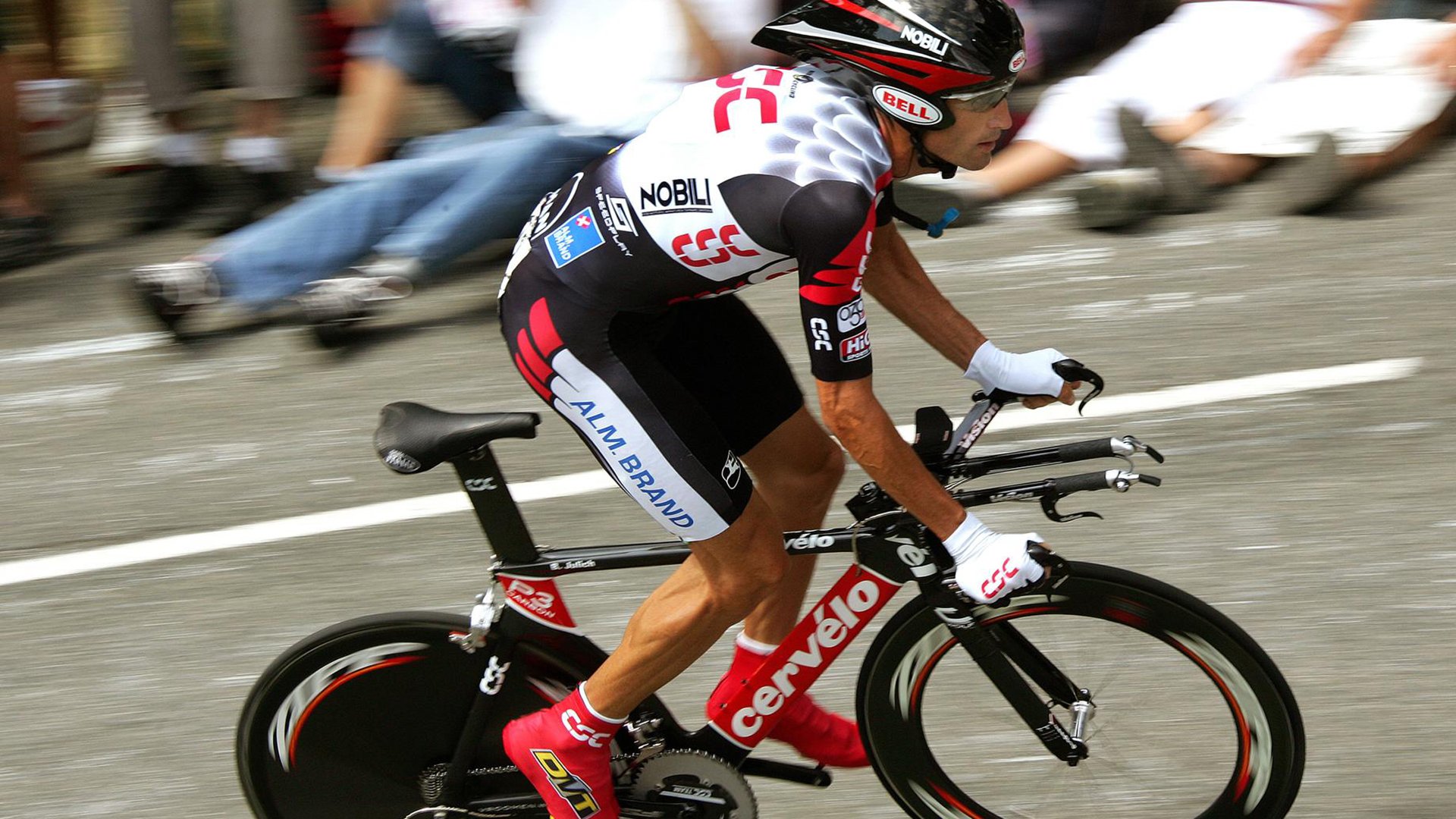 开云备用-美国队后程发力争夺接力亚军，美国队接力重赛  第1张